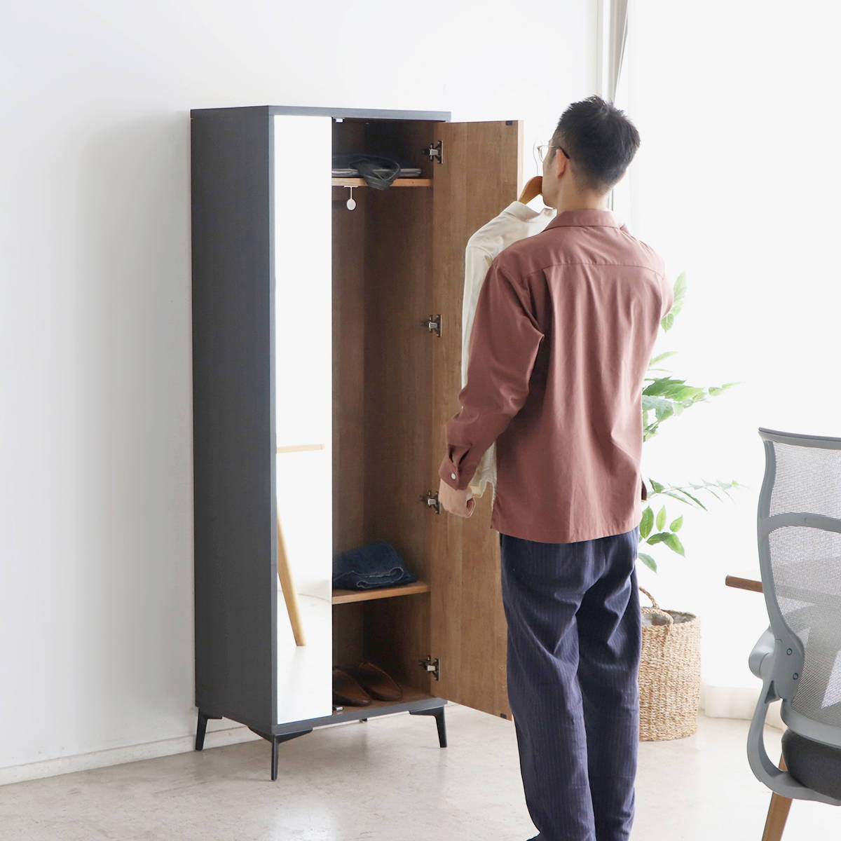 東馬（Tohma） ロッカー 幅60cm 1人用 木目調 完成品 日本製 脚付き 