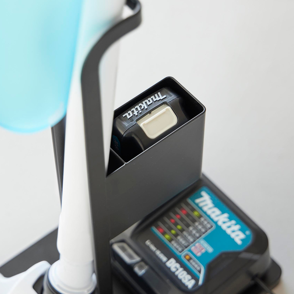 tower 山崎実業 スティッククリーナー紙パック＆充電器収納スタンド