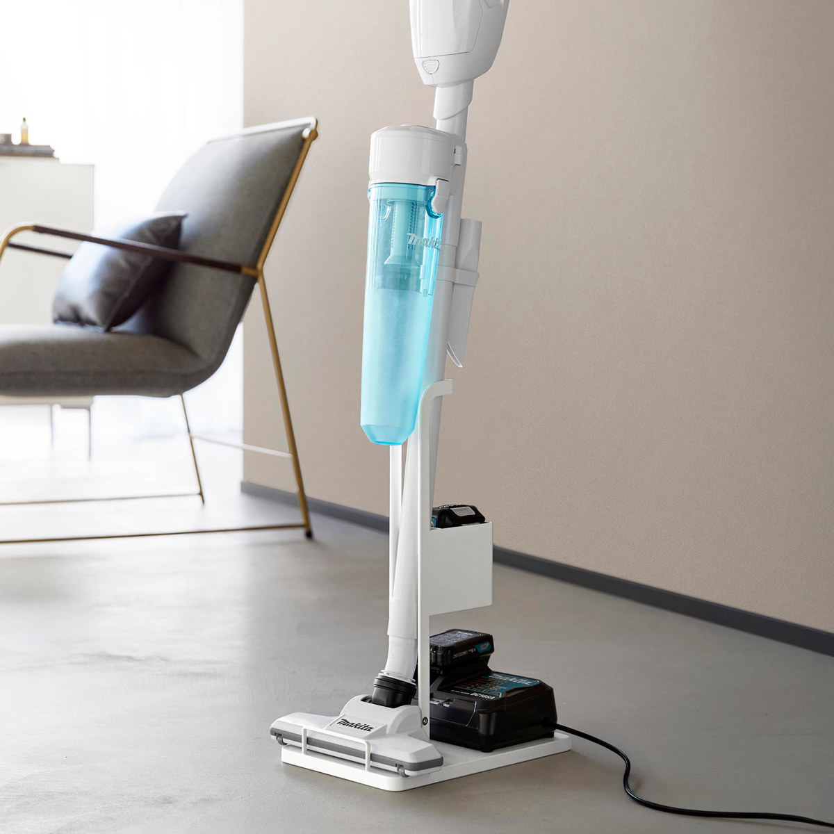 tower 山崎実業 スティッククリーナー紙パック＆充電器収納スタンド