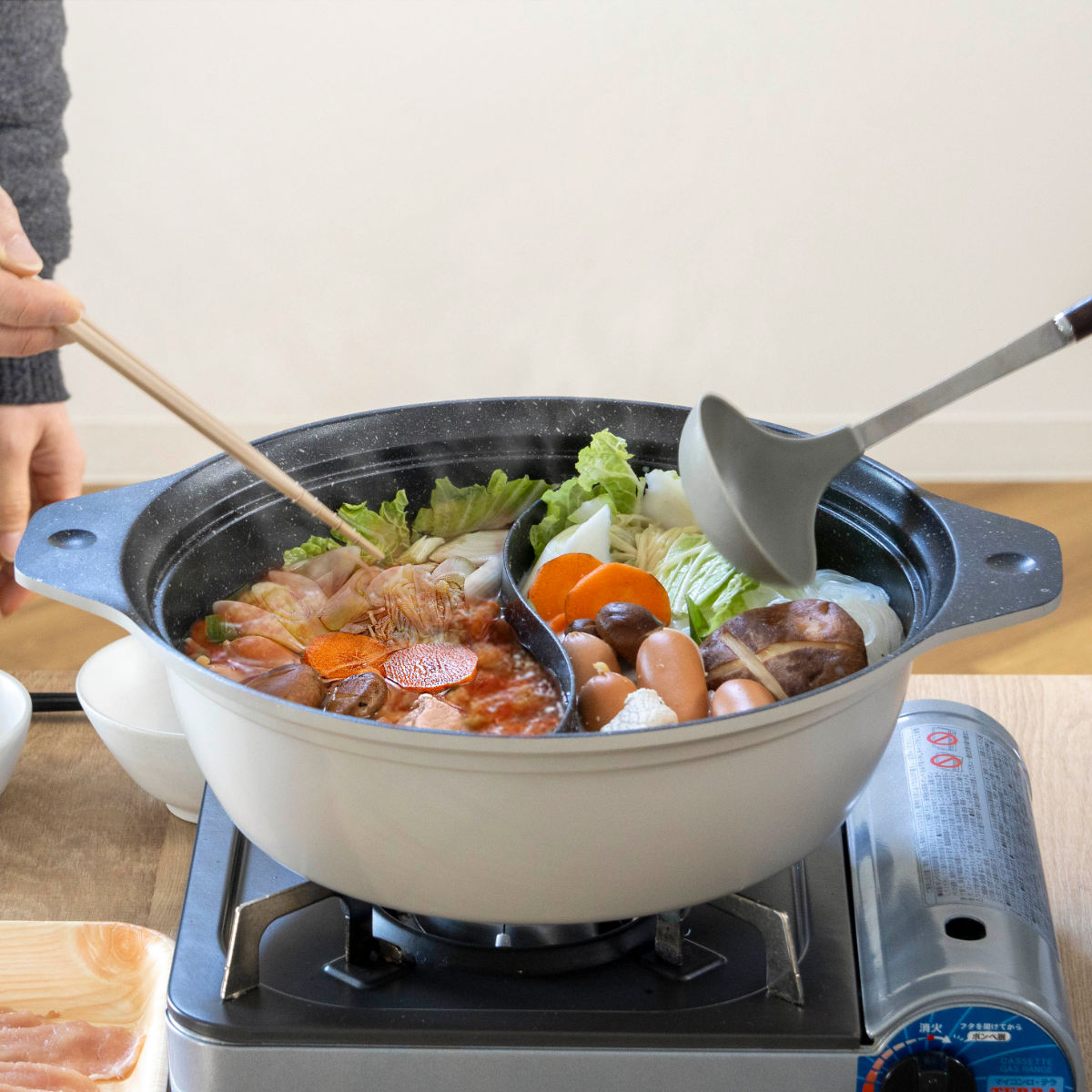 仕切り鍋 30cm IH対応 ふっ素加工AJIRAKU二味鍋 二食鍋 （ ガス火対応