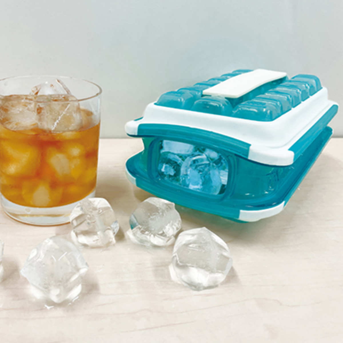 製氷器 Amazon | FGIUKC シリコン 製氷皿 製氷器 四角い氷 3.3cm シリコン製氷