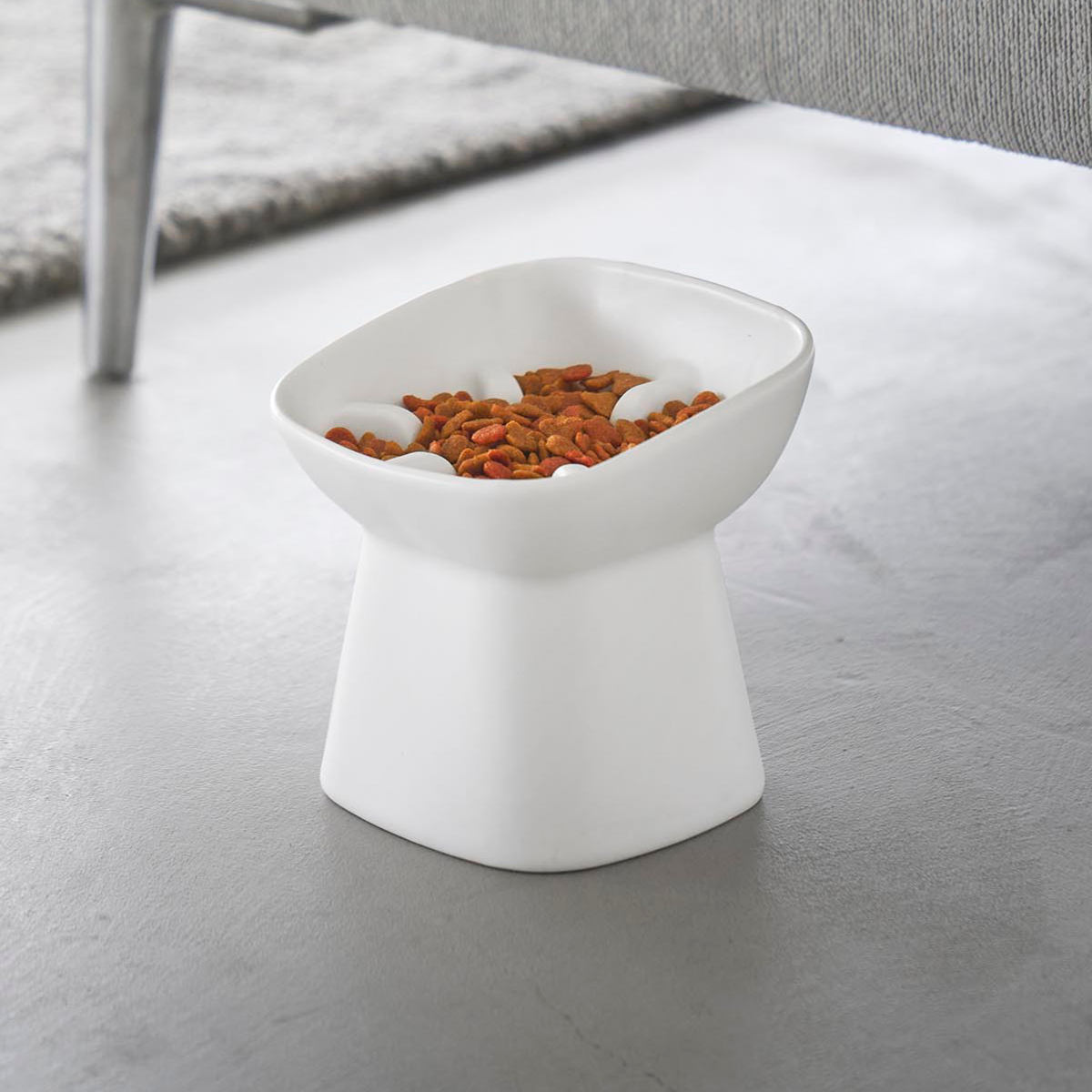 山崎実業 nooks 早食い防止陶器ペットフードボウル ヌークス 斜め H11