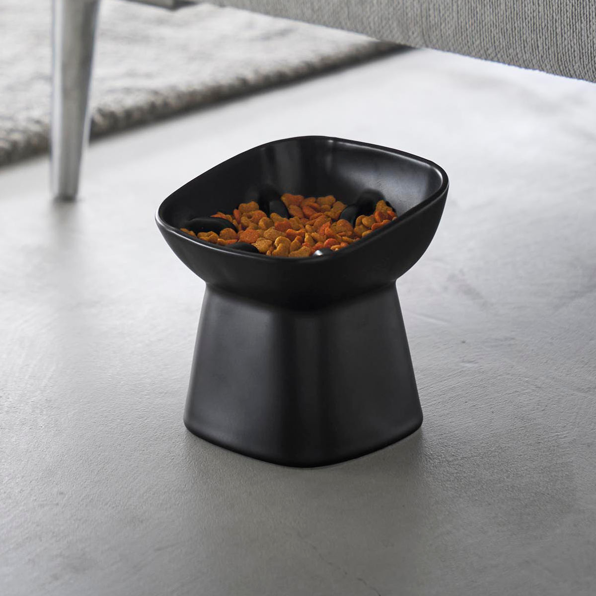 山崎実業 nooks 早食い防止陶器ペットフードボウル ヌークス 斜め H11