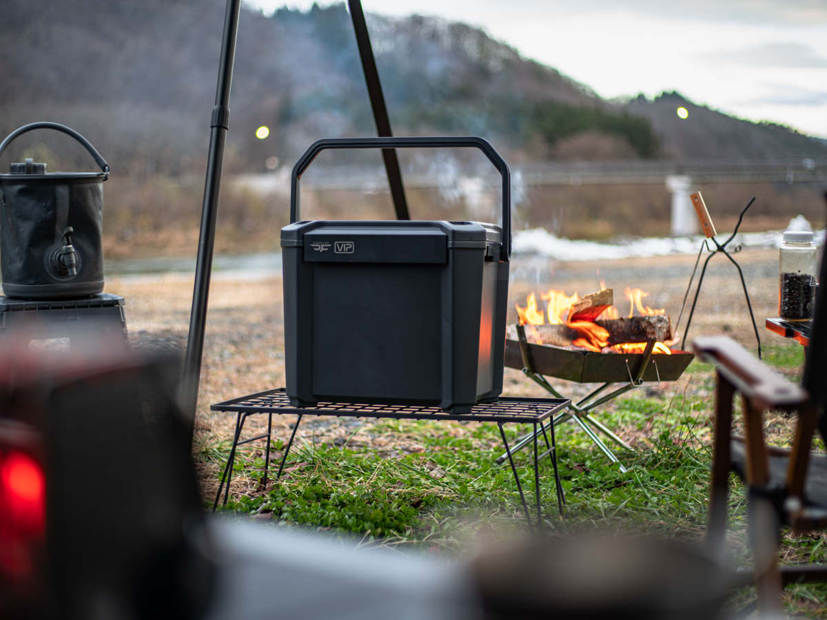 コムフィ  ハイスペッククーラーボックス JEJアステージ クーラーボックス 16L COREFLUX VIP 座れる 耐荷重100kg