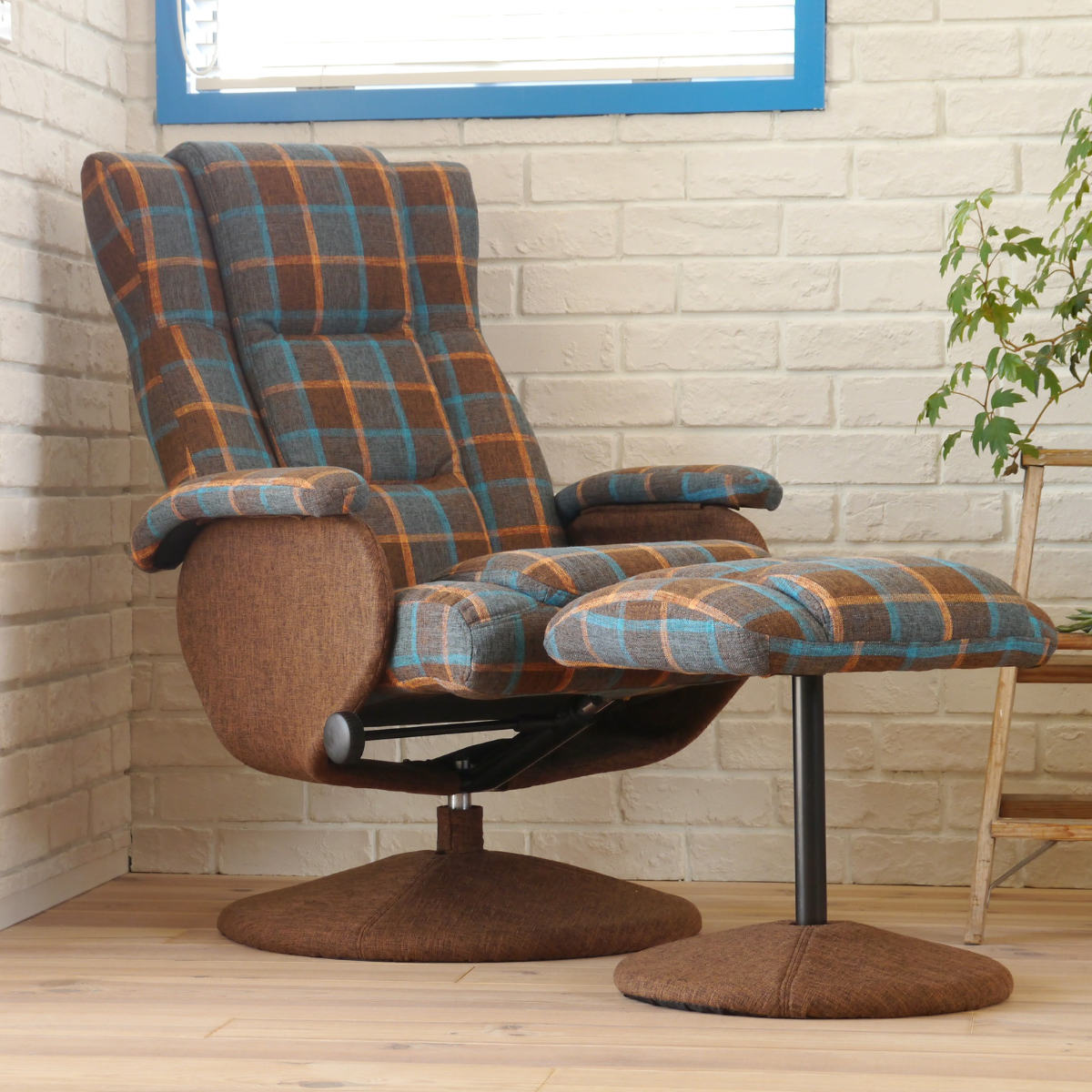 オットマン付き　1人掛けソファ　KEケッテ チェア ブラウン チェック 楽天市場】【送料無料】KE CHAIR ケッテ リクライニングチェア