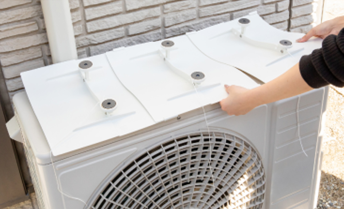 室外機カバー マグネット 取り付け簡単 省エネ 節電 ( エアコン室外機カバー 幅74〜85cm 伸縮式 室外機用 遮熱カバー 日よけ シート 貼るだけ 磁石 ) 関連画像5