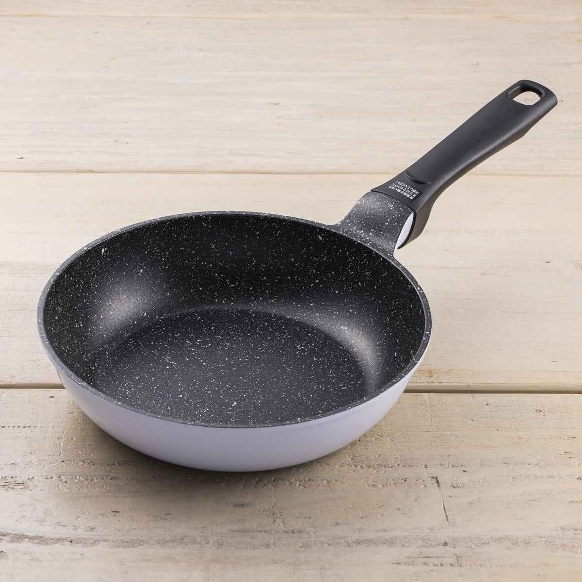 貝印 フライパン 20cm ラクカルフライパン フッ素加工 （ ガス火専用