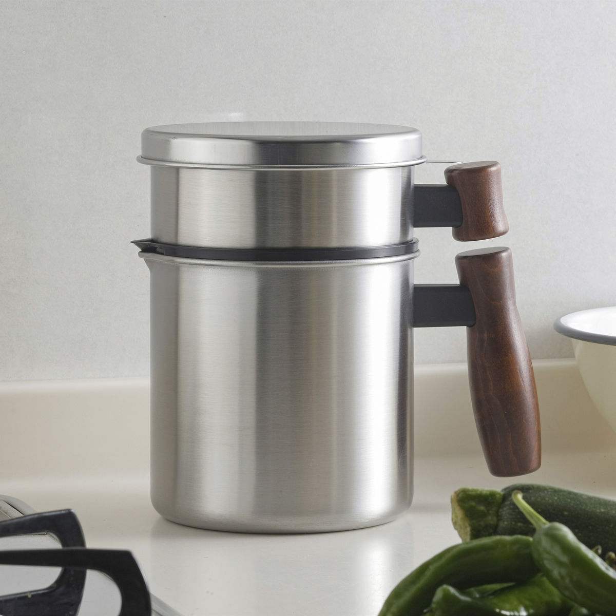 オイルポット 油こし器 650ml 大容量 ステンレス 油入れ　フィルター付き 下村企販 オイルポット 木柄のステンレスオイルポット 活性炭