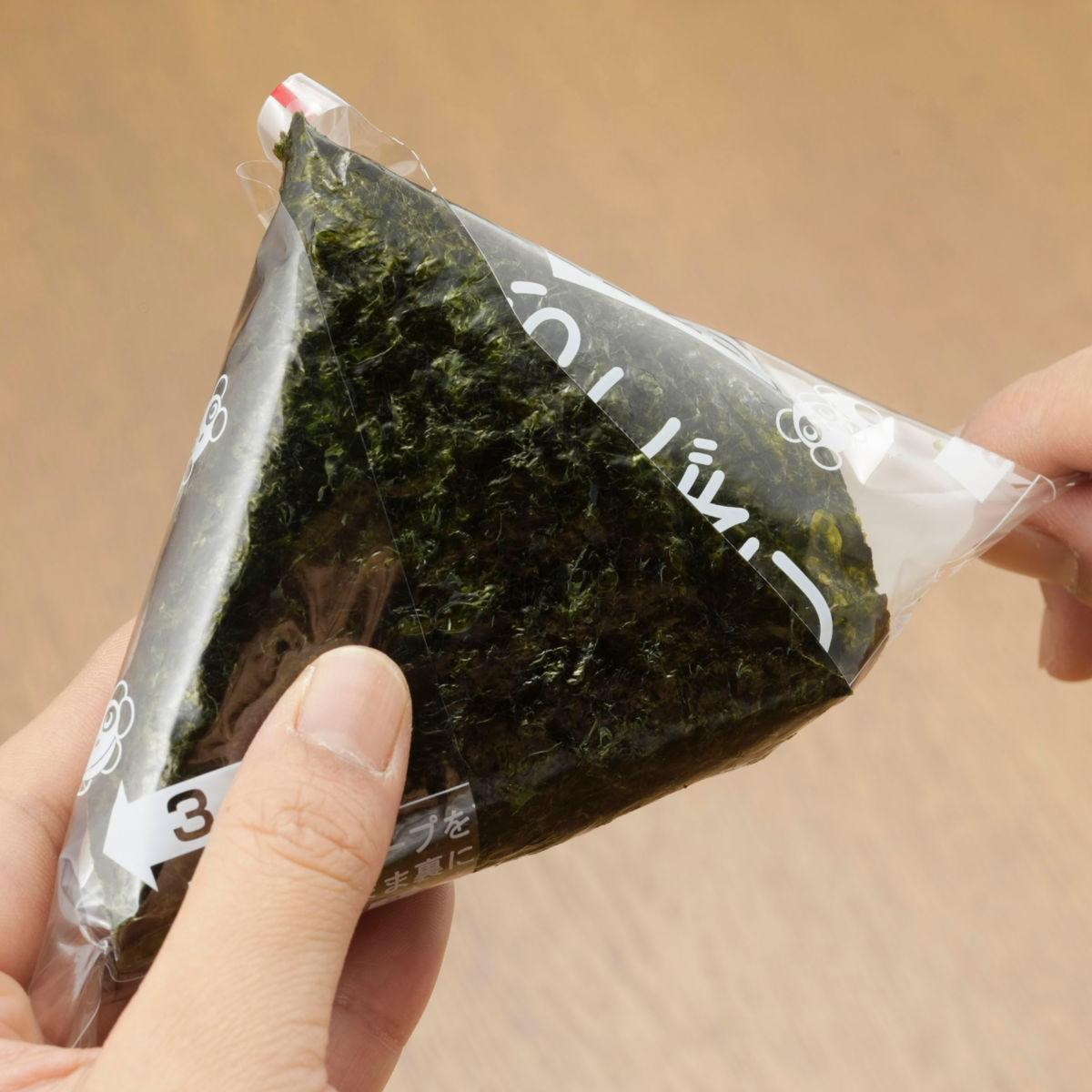 おにぎりフィルム 大 200枚×10 おにぎりラップ 下村企販 おにぎりラップ パンダ コンビニタイプ おにぎりシート 120枚