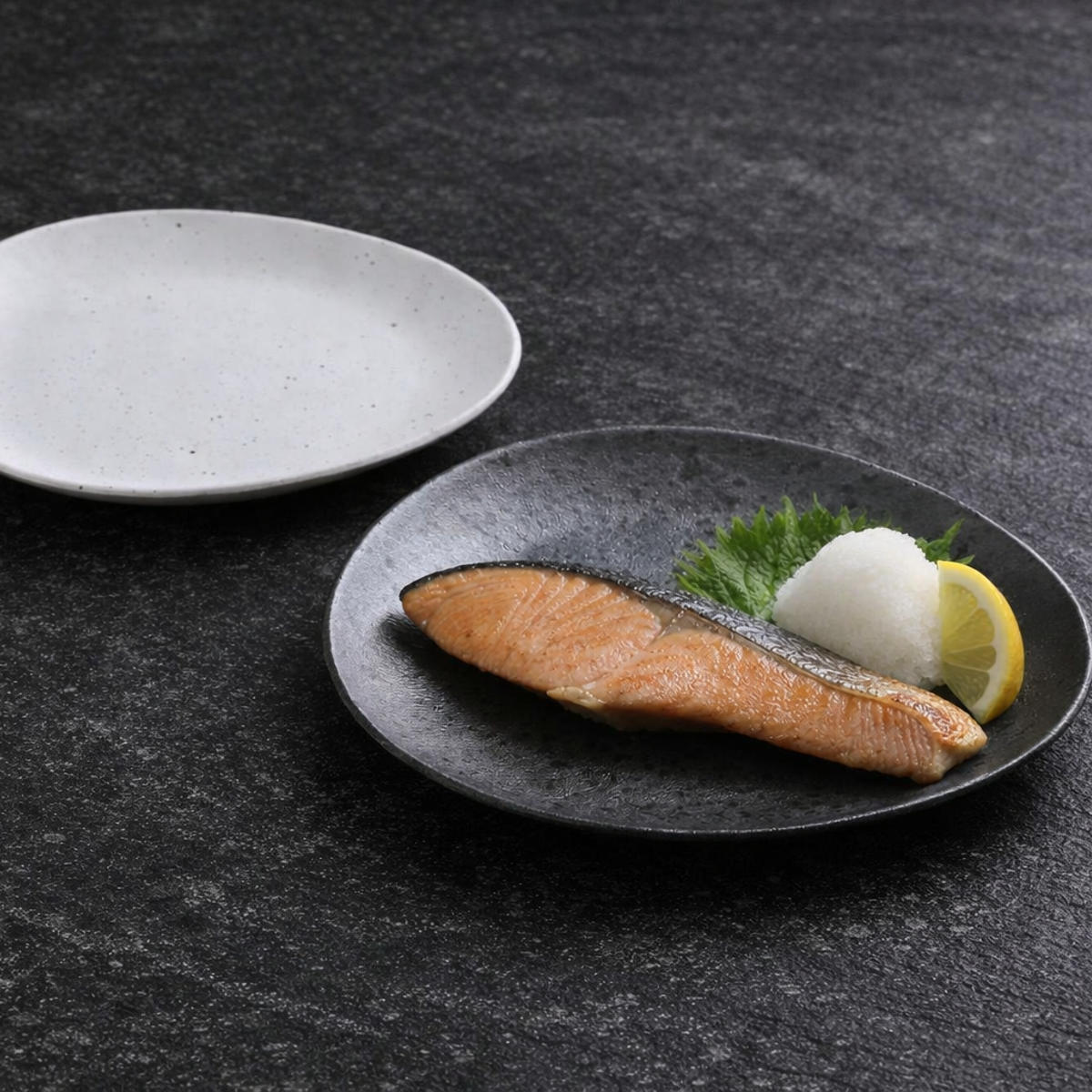 皿 むすび皿 中 （ 20.6cm 食洗機対応 電子レンジ対応 陶器風 アルミ
