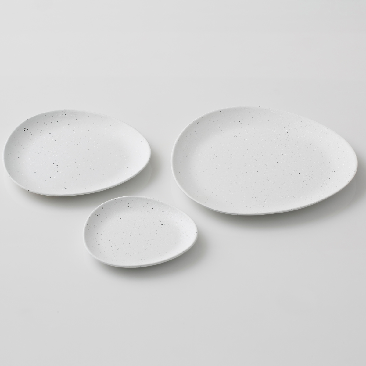 皿 むすび皿 中 （ 20.6cm 食洗機対応 電子レンジ対応 陶器風 アルミ