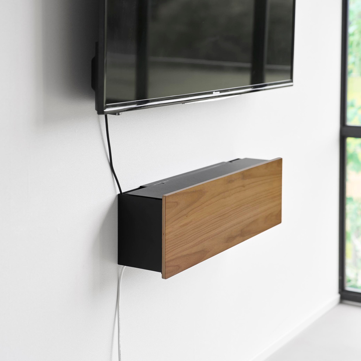 tower 特典付き 山崎実業 壁付けテレビ周辺機器収納ボックス タワー