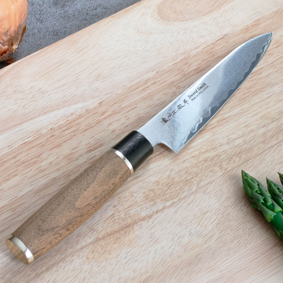 ダマスカス波紋仕上げの鋼製包丁(ペティーナイフ)桐の箱入り ペティナイフ 13cm 濃州正宗 和包丁 鍛接ダマスカス鋼 天然木 日本製