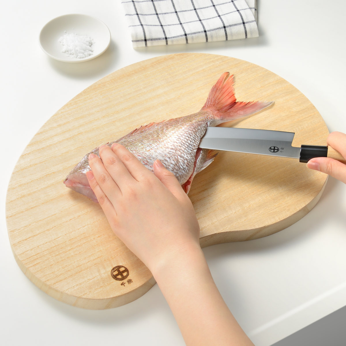 和平フレイズ まな板 40×29cm そら豆型 桐製 千歳 （ 桐まな板 桐 木製