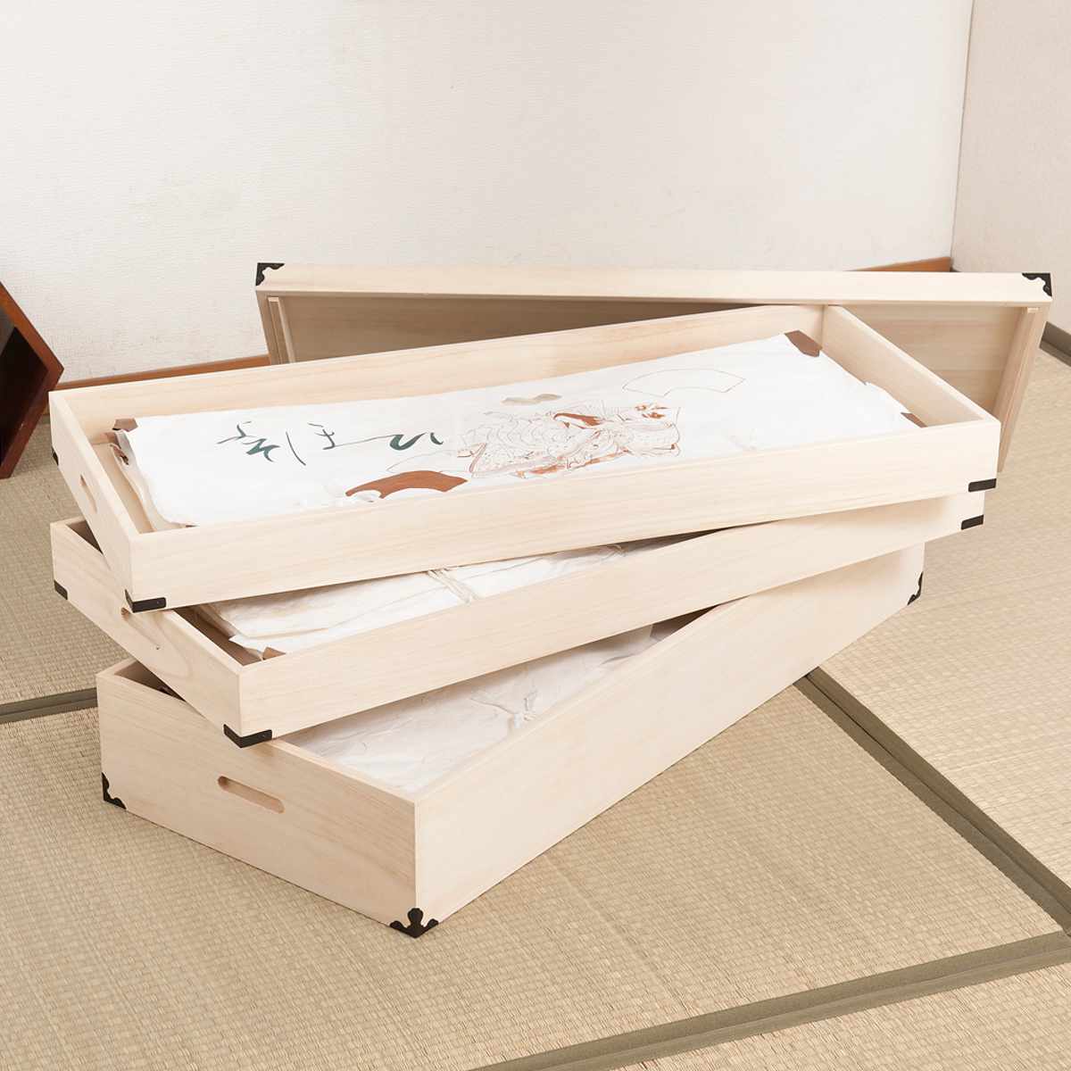 桐 衣装ケース 幅91cm 3段 高さ33cm 衣裳箱 隅金具付 天然木 完成品