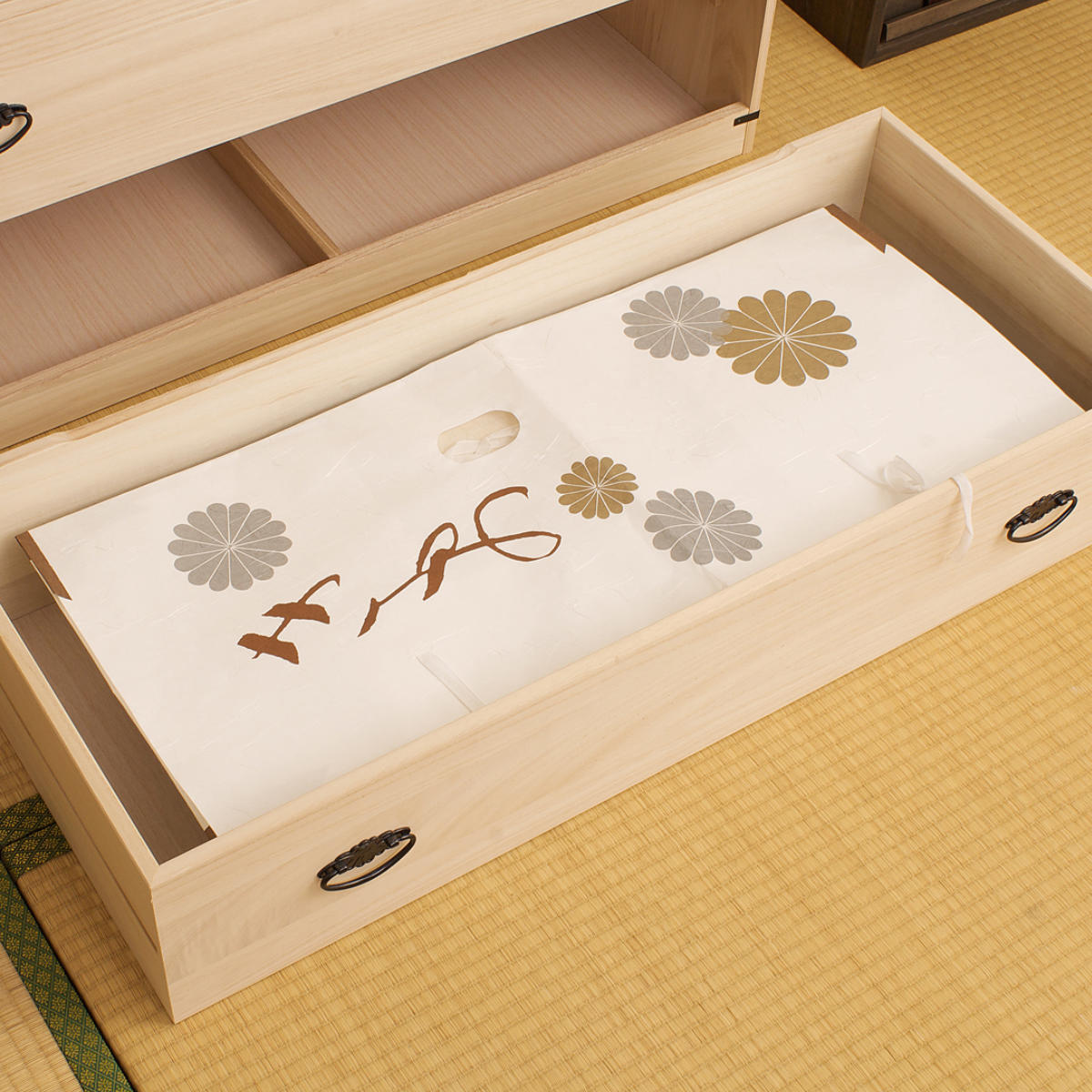 桐たんす 着物用 3段 桐タンス 台輪あり 日本製 幅99cm （ 桐箪笥 収納