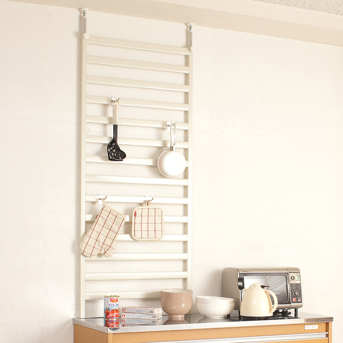 棚上突っ張り ラダーラック 幅60cm フック4個付 日本製 （ 突っ張り