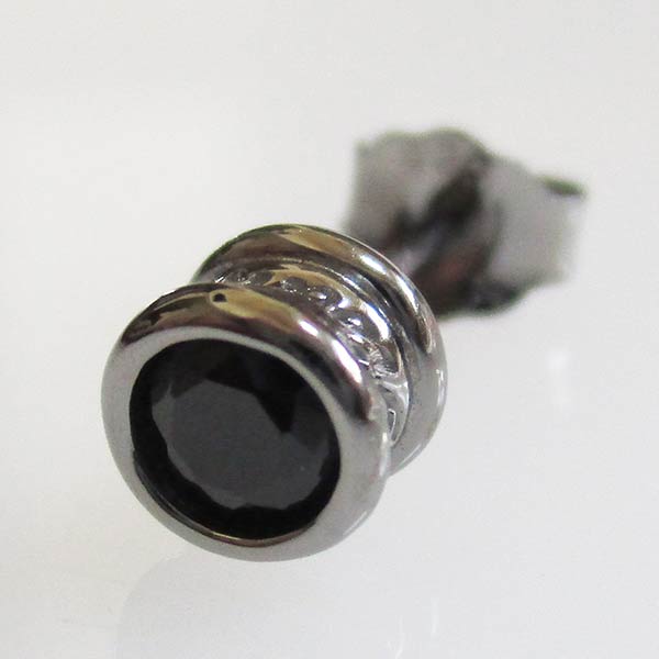 yasu着用　Roen BLACK スタッドピアス　シルバー925 オニキス Roen（ロエン） スタッドピアス Roen BLACK ロエンブラック シルバー