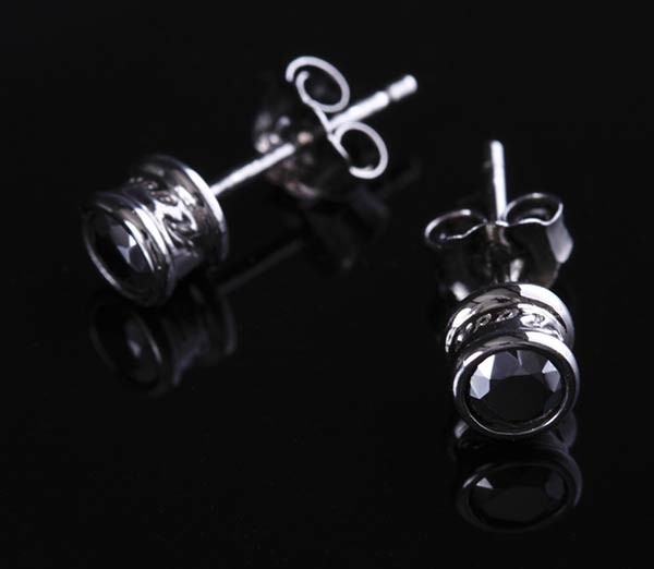 Roen（ロエン） スタッドピアス Roen BLACK ロエンブラック シルバー