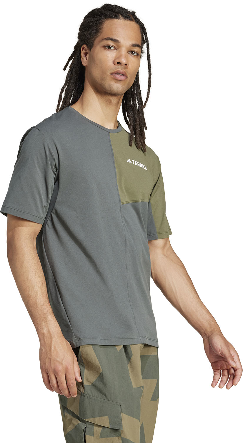 adidas テレックス マルチ クライマクール半袖Tシャツ JE0395