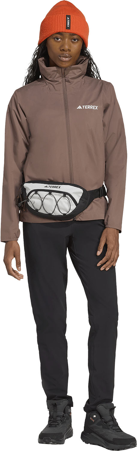 adidas レディース マルチ エッセンシャルズ 2L レインジャケット アウトドア ジャケット レインジャケット 雨 風 悪天候 ドライ 快適な着心地 防水 透湿 CLIMAPROOF レギュラーフィット フルジップ ハイネック フード JXW86