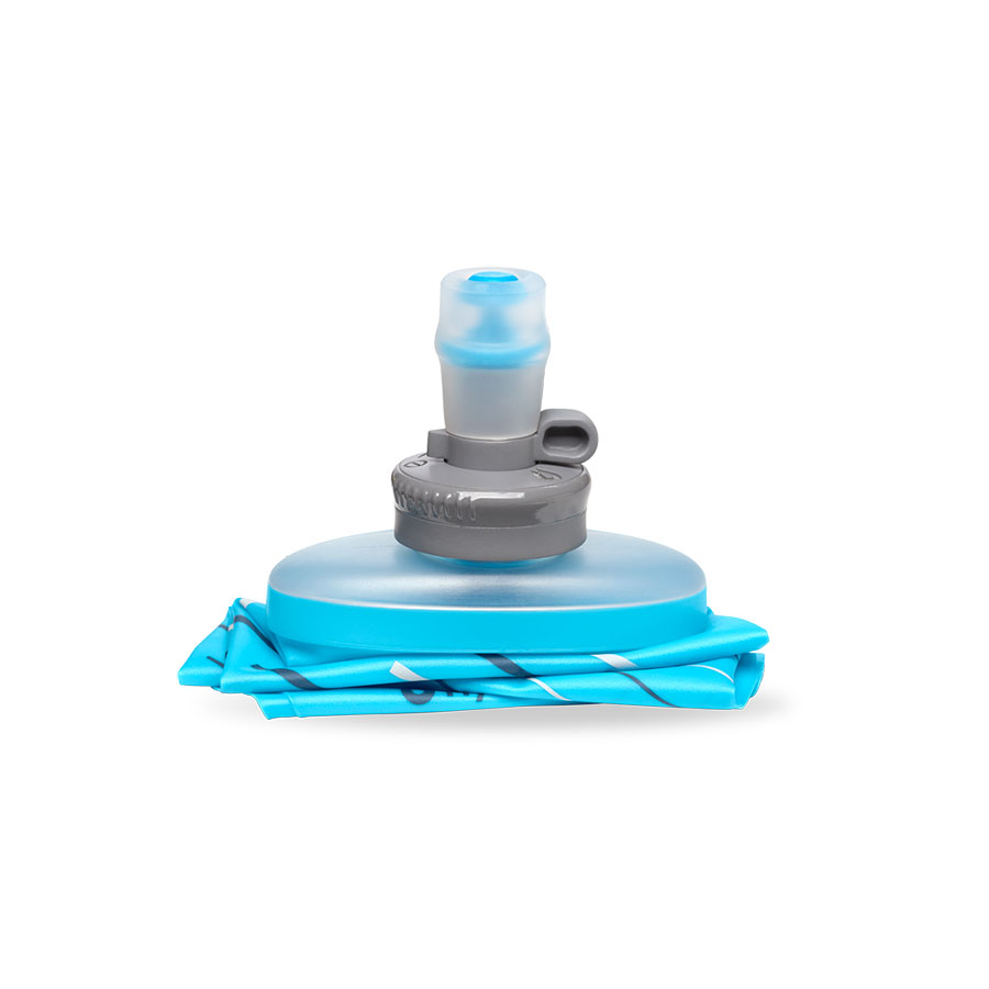 Hydrapak 上から下まで、最も薄型のフラスクです。ランベルトやベストのポケットにすっぽり収まります。新しい28mmロック式キャップは親指で簡単に開閉でき、移動中の水漏れを防ぎます。底部にかけて薄さを実現。上部の楕円型は収納性と持ち運びを快適にします。 B513HP