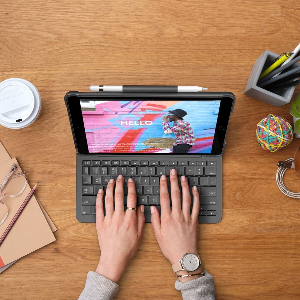 Logicool Slim Folio iPadキーボードケース（iPad および iPad