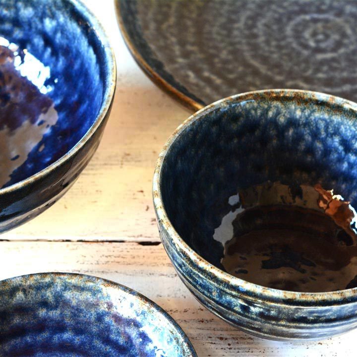   花柄陶磁器皿 薬味入れ小皿✖️2個 染錦小花散し 小皿 ｜ 有田焼の源右衛門窯公式オンラインショップ