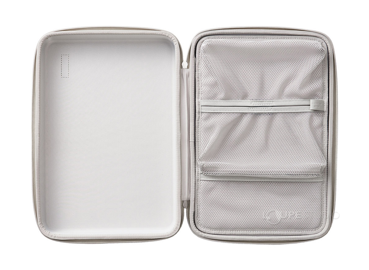 本体のほか、テープなどもすっきり整頓! 