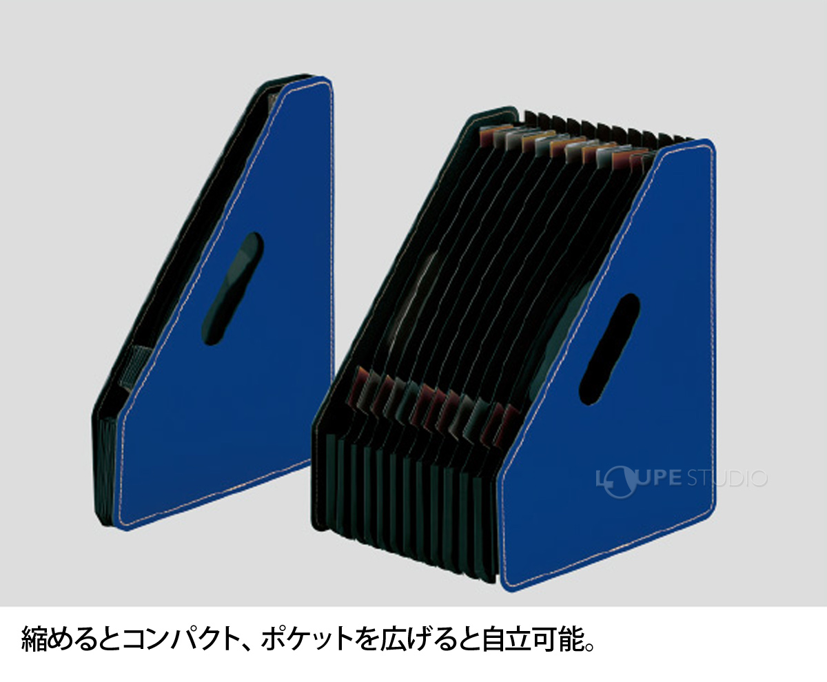 縮めるとコンパクト、ポケットを広げると自立可能。 