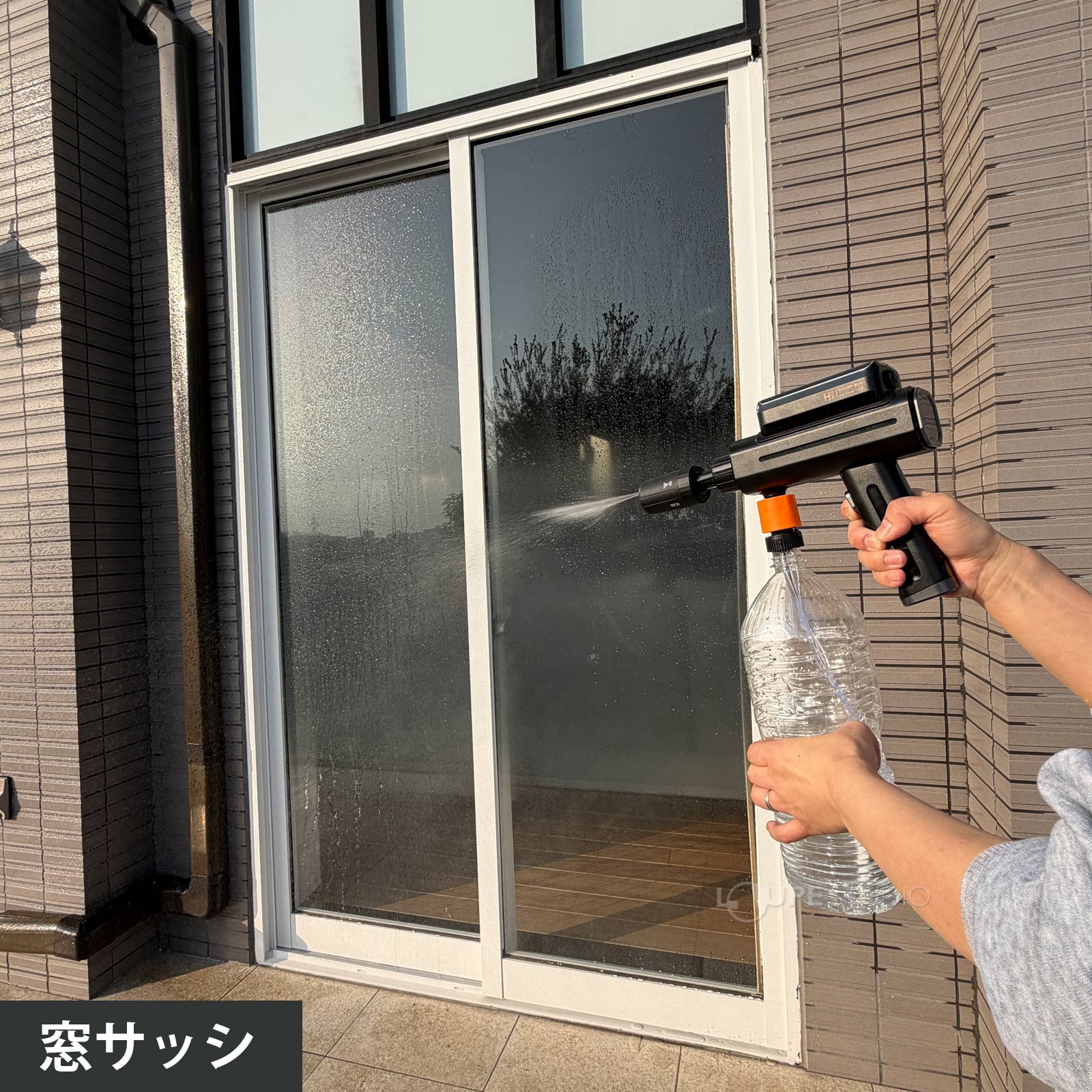 窓サッシ 