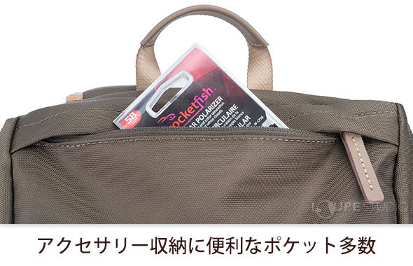 アクセサリー収納に便利なポケット 