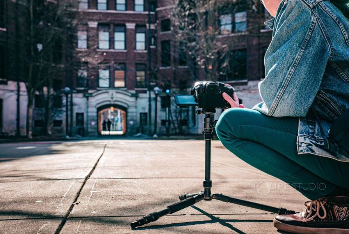 21°、50°、80°の3段階に設定可能な開脚角度で不整地にも対応 