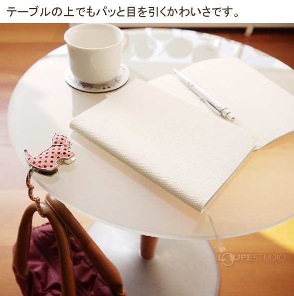 テーブルの上でもパッと目を引くかわいさです。 