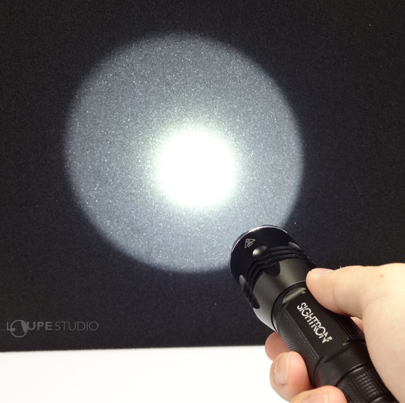 250/130/70ルーメンの3段調光 