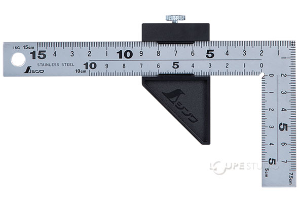 直角度:100mmにつき0.1mm以下 