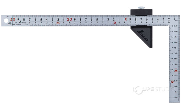 直角度:100mmにつき0.1mm以下 