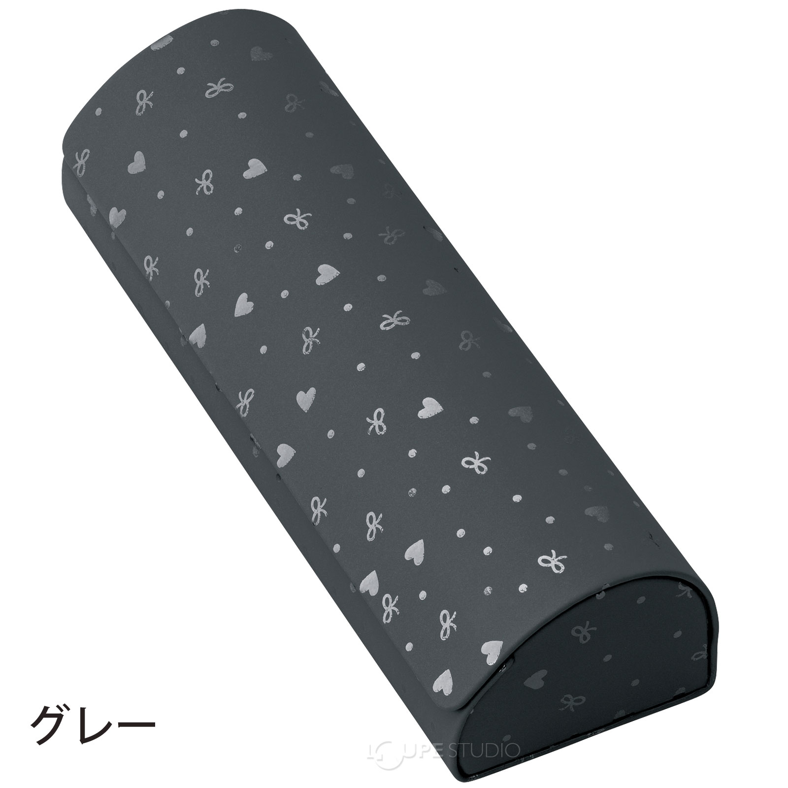 グレー