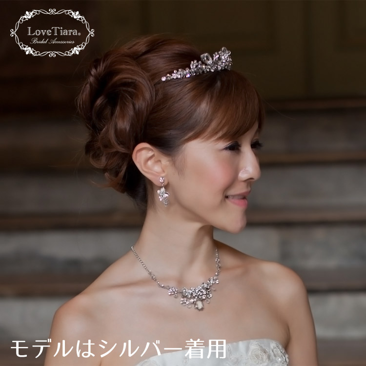 ティアラ　イヤリング　ウエディング　ブライダル　結婚式