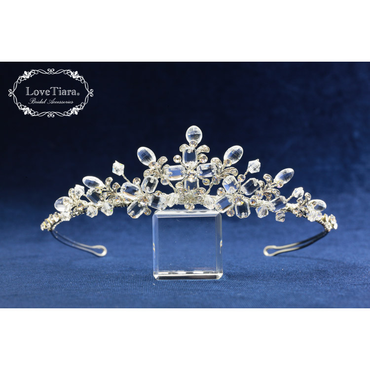 ティアラ　イヤリング　ウエディング　ブライダル　結婚式