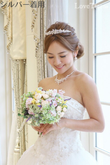 着用イメージ　ティアラ　ウエディング　結婚式