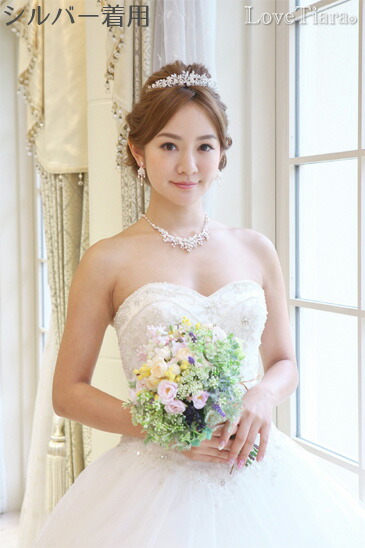 着用イメージ　ティアラ　ウエディング　結婚式