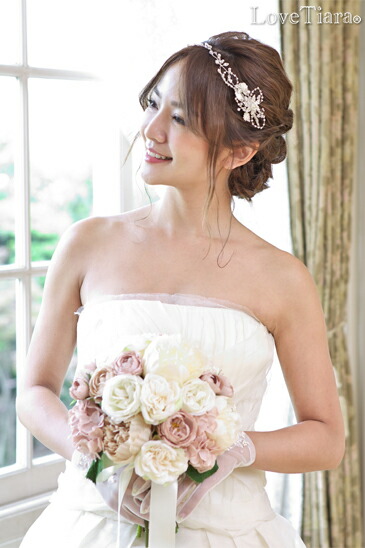 着用イメージ　ティアラ　ウエディング　結婚式