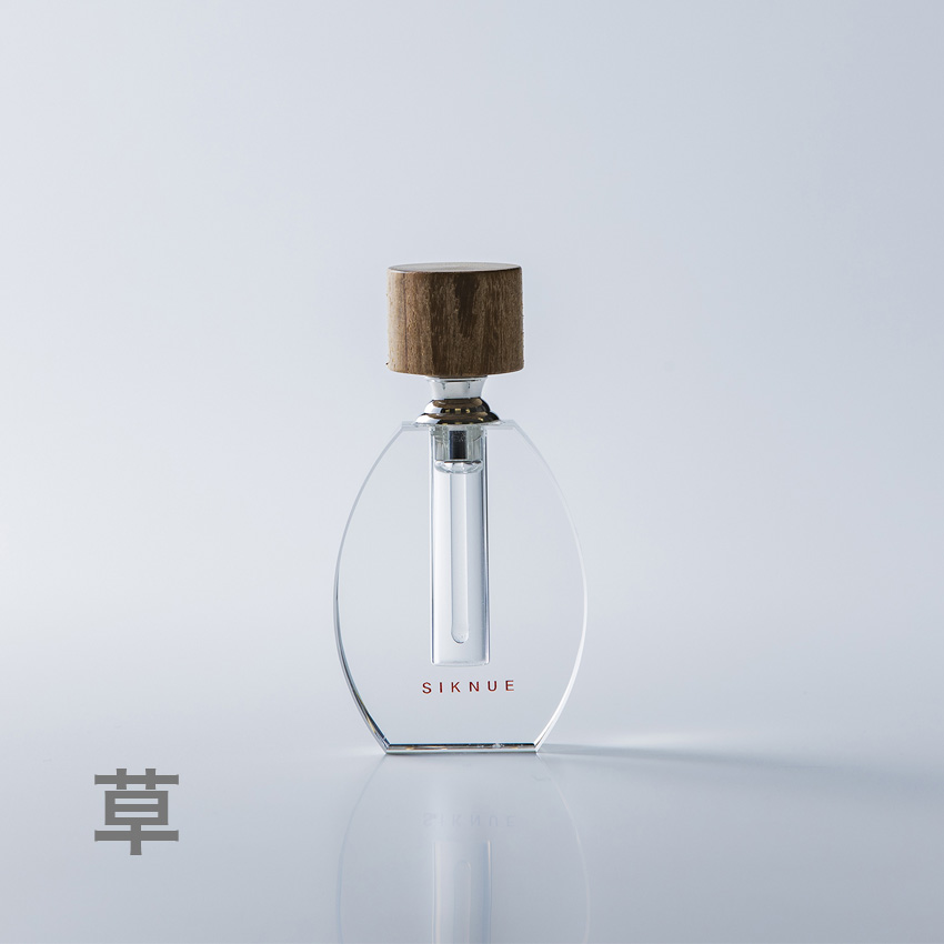 SIKNUE シクヌ パフューム 6ml 木/草/花 香水 フレグランス ボディケア