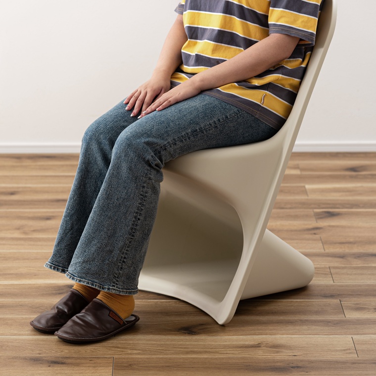 チェア ロビーチェア ミーティングチェア/樹脂製 スタッキング/１脚/幅52 座面高46 |  | 17