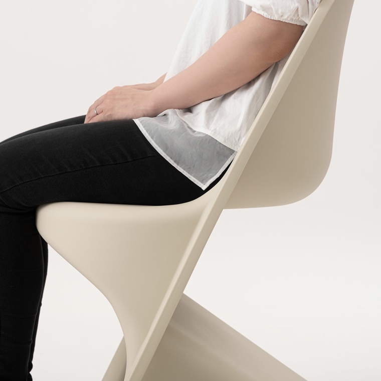 チェア ロビーチェア ミーティングチェア/樹脂製 スタッキング/１脚/幅52 座面高46 |  | 19