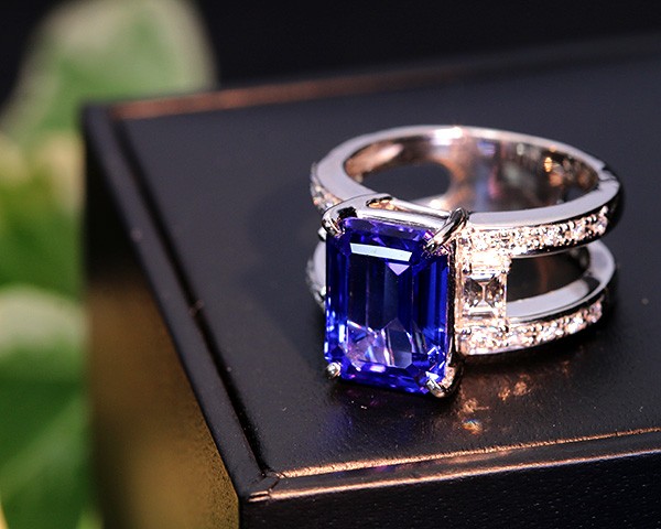TASAKI（タサキ） TASAKIタサキ真珠 絶品 タンザナイト 5.58カラット 