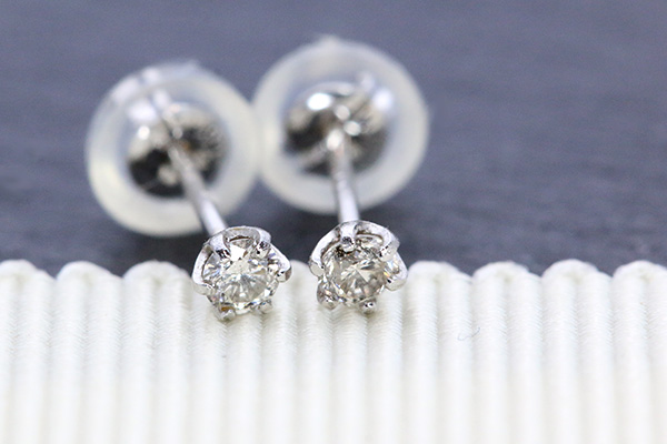 1.091ct ダイヤモンド ピアス 片耳 Pt900 G I1 一粒ダイヤ