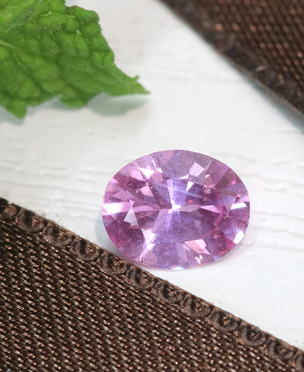 ピンク サファイヤ（サファイア） 0.775ct loose ルース/裸石 蛍光 