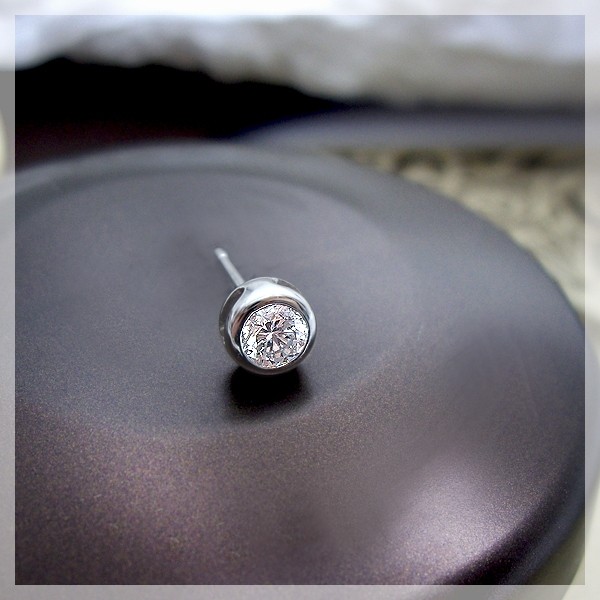 一粒ダイヤモンドピアス 高級 大特価 K18YG PG WG pt900 計0.6ct 品質